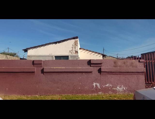 3 BEDROOM HOUSE FOR SALE IN TSHEPISONG